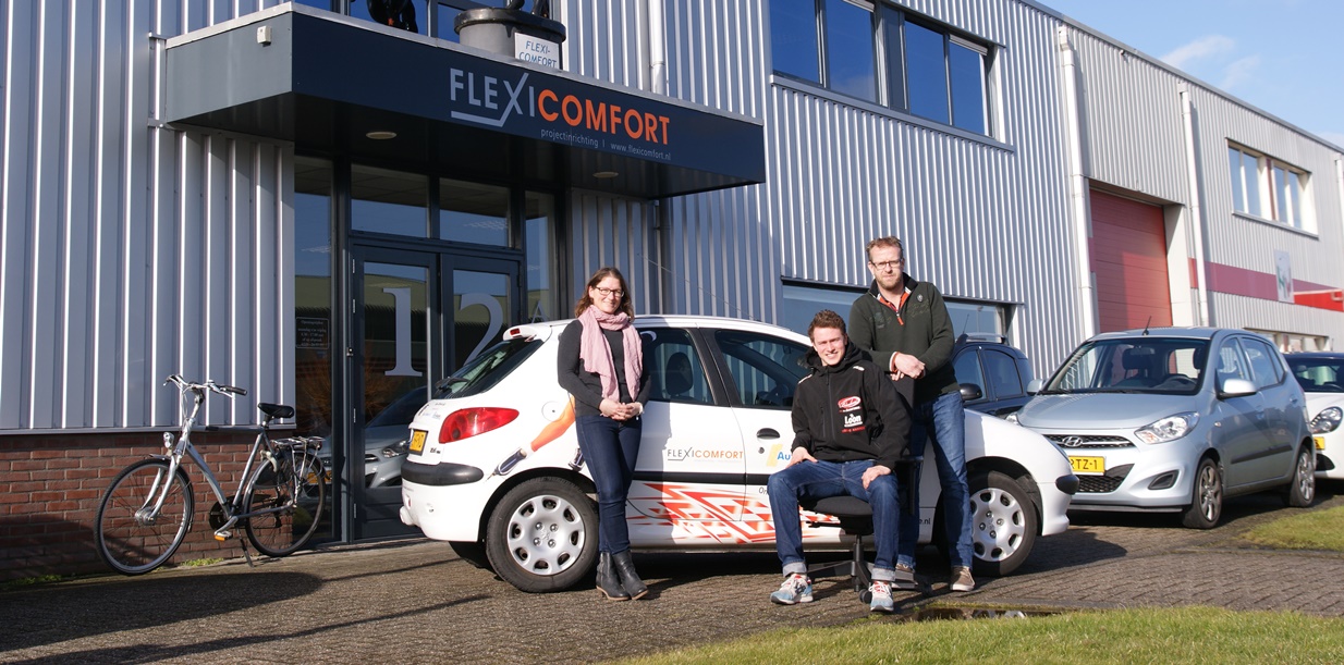 Flexicomfort wens Joep Kalverdijk en Tim Kieftenburg veel succes in de schaatssport.